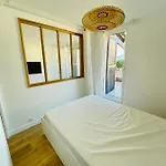 Appartement Superbe T2 Avec Vue Et Piscine