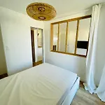 Superbe T2 Avec Vue Et Piscine Appartement *