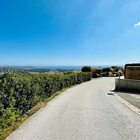 Superbe T2 Avec Vue Et Piscine *